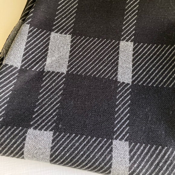 Le Chateau stretchy pencil skirt - Picture 5 of 10